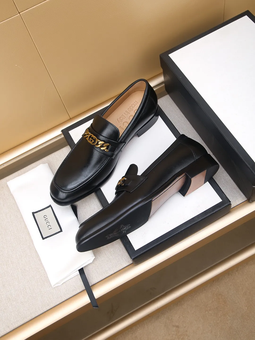 Men's men's shoes 💰460 🆘【GUCCI】Gucci ·🐂里· Hot-selling beanie shoes, top brand luxury, top quality, latest fashion beanie shoes.. The upper is made of original high mercerized smooth cow suede. (Full top layer water-dyed 🐂 leather and lining). The original stylish and stylish soft rubber wear-resistant and non-slip outsole is light and comfortable on the foot, available in 2 colors! Matching code: 39-44 (customized at 38.45.46.47)